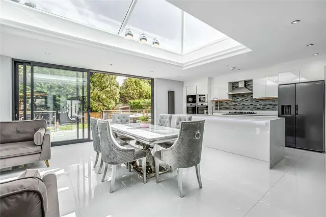 Derwent Avenue, London, SW15 3RA, photo 1