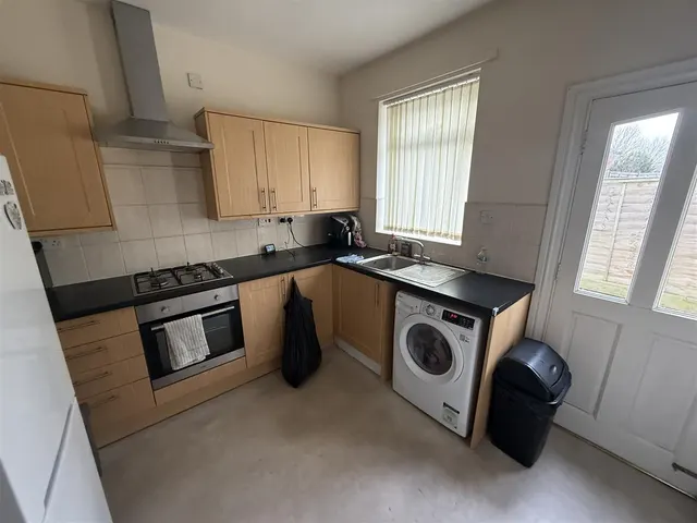 Victoria Crescent, Burton upon Trent, DE14, photo 2