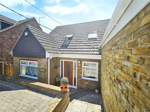 Queenborough Drive, Minster on Sea, Kent, ME12, photo 1