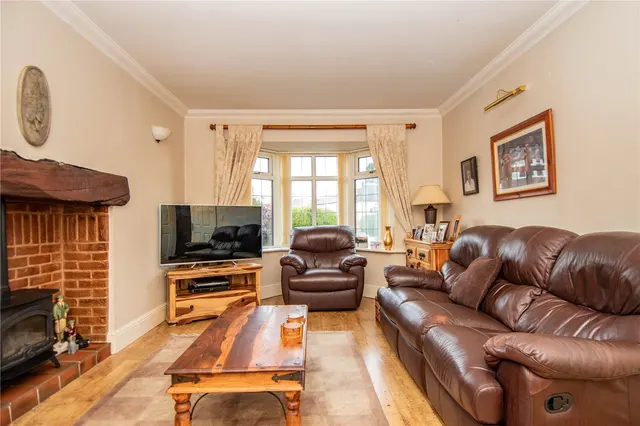Photo 3 — West Road, Bromsgrove, Worcestershire, B60 2NQ