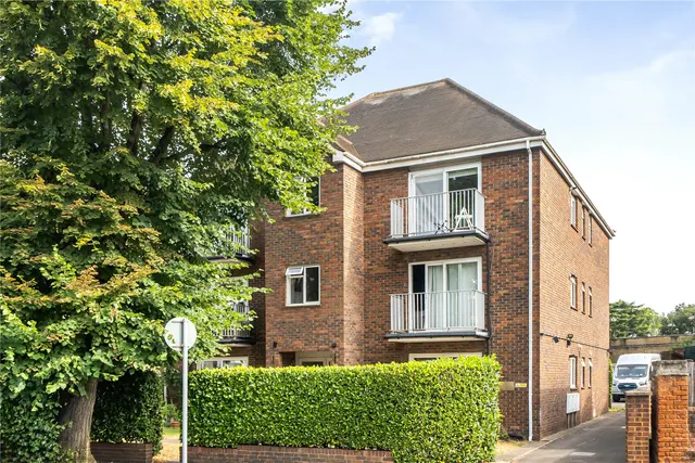 St James Road, Surbiton, KT6, photo 1