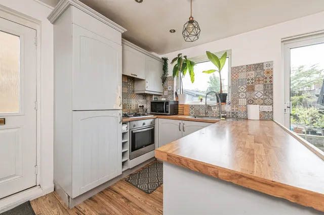 Chalcroft Close, Heckmondwike, WF16, photo 2