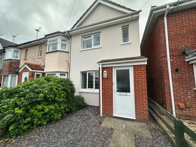 Castle Road, Bournemouth, BH9, photo 1