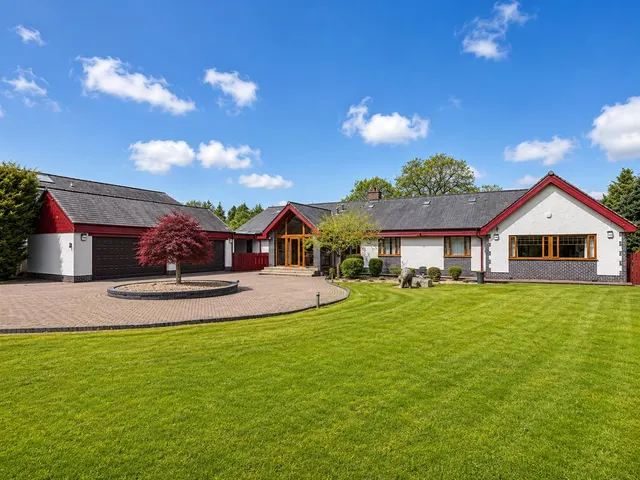 Moray Gate, Bothwell, Glasgow, Lanarkshire, G71 8BY, photo 1
