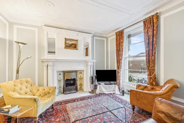 Gloucester Crescent, Camden, NW1, photo 2