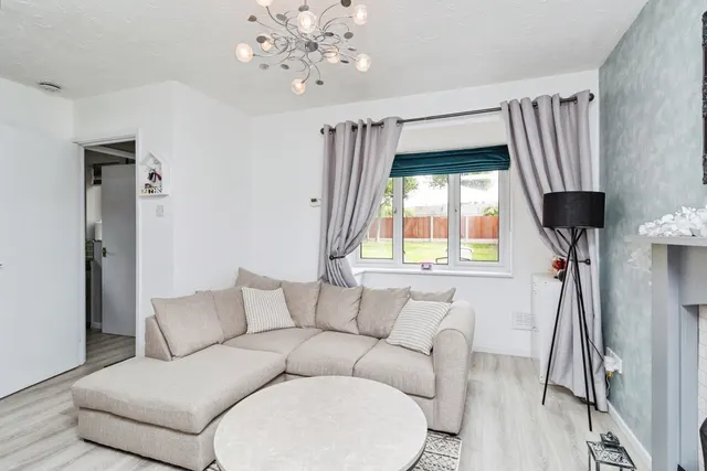 Photo 2 — Cresswell Avenue, NEWCASTLE, Staffordshire, ST5