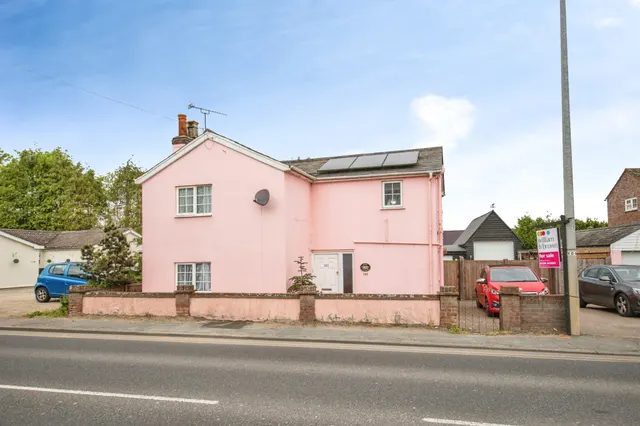 Ipswich Road, Colchester, CO4, photo 1