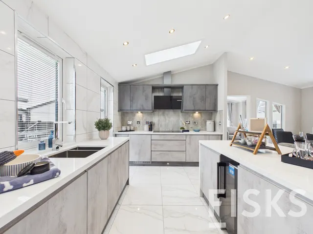 Oyster Drive, Canvey Island, SS8, photo 1