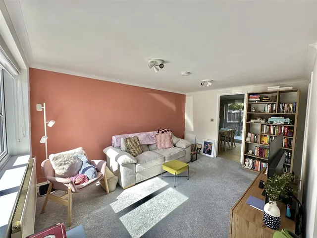 Springfield Close, St. Austell, photo 2