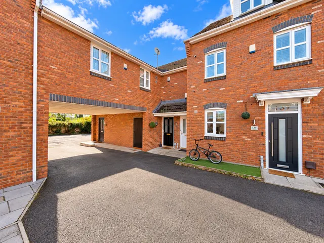 Cromwell Avenue, Reddish, SK5, photo 1