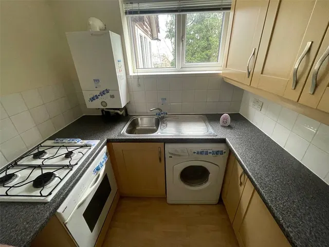 Photo 3 — Heatherfield Court, Wilmslow, Cheshire, SK9
