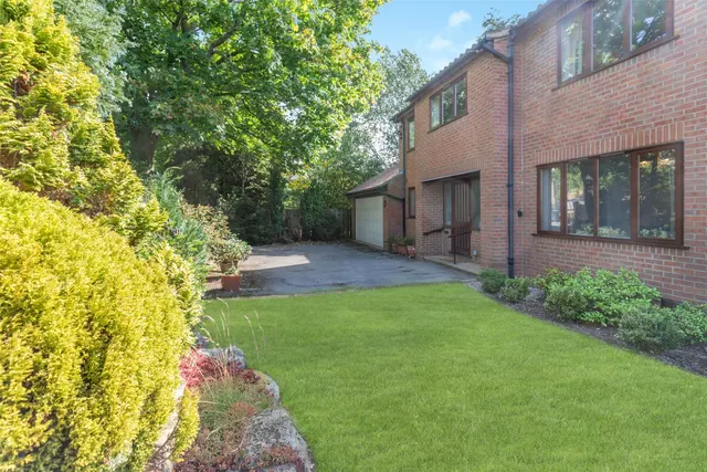Wheatlands Road East, Harrogate, North Yorkshire, HG2 8PX, photo 1