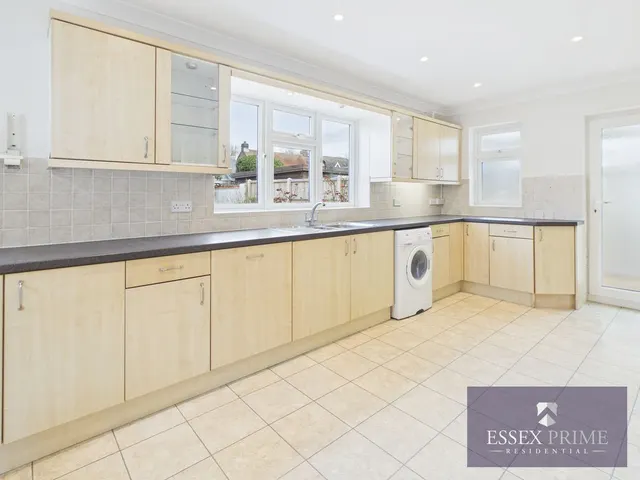 Photo 3 — Fish Lane, Bognor Regis PO21 3AH