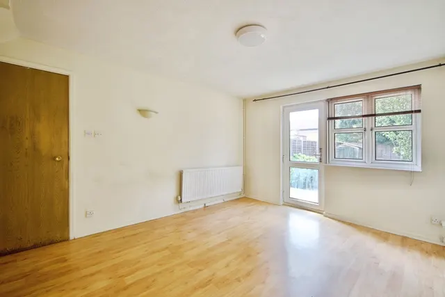 Photo 2 — Canterbury Close, Beckton, London, E6