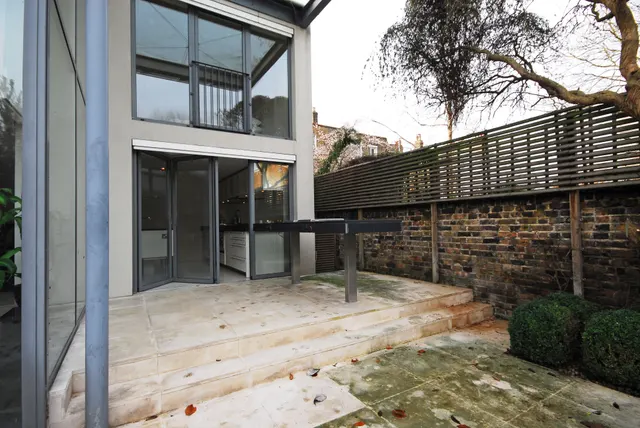 Photo 2 — 104a Fentiman Road, London