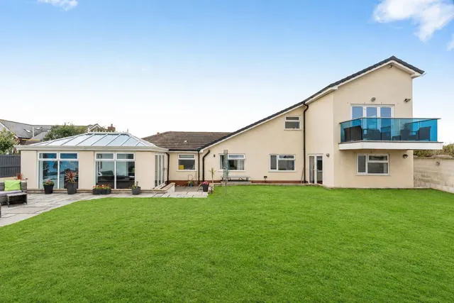 Brynhedydd Bay, Rhyl, LL18, photo 1