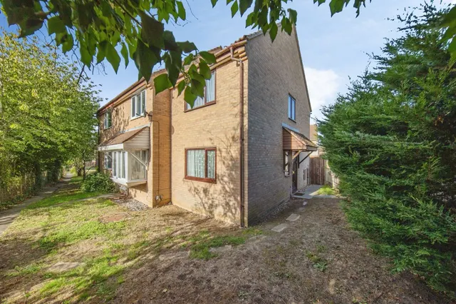 Cleveland Close, Highwoods, CO4, photo 1