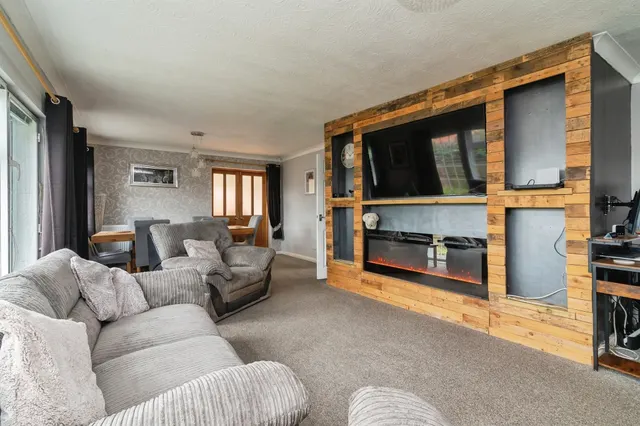 High Street, Hucknall, NG15, photo 2