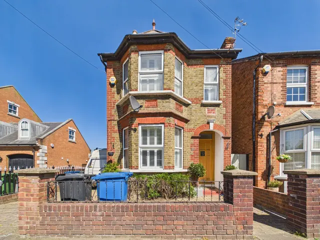 Wraysbury Road, Staines, TW18, photo 2