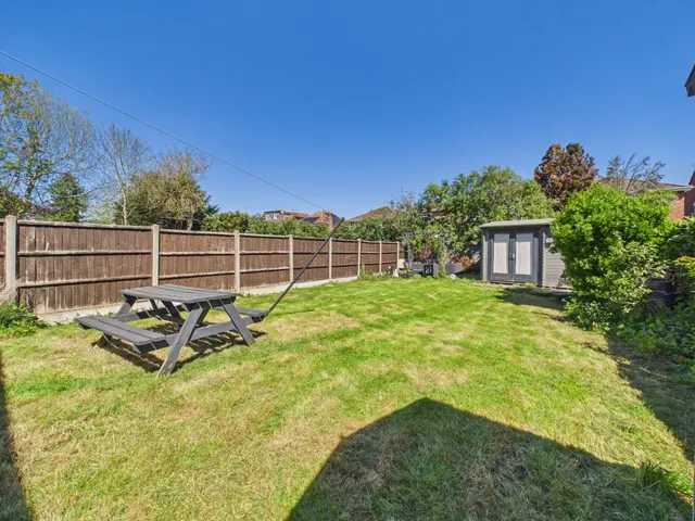 Wraysbury Road, Staines, TW18, photo 3