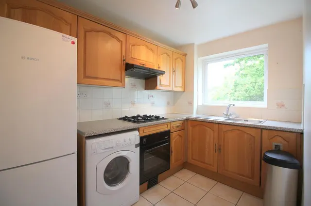Aylsham Drive, Ickenham, UB10, photo 1