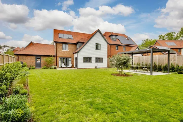 Fitch Kemp Close, Hildenborough, TN11, photo 2