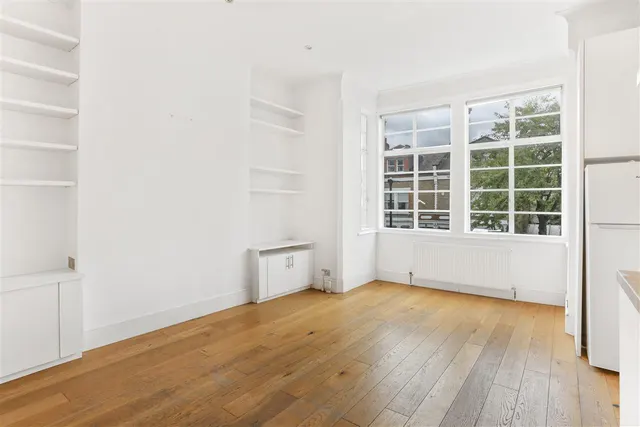Photo 2 — Beversbrook Road, London