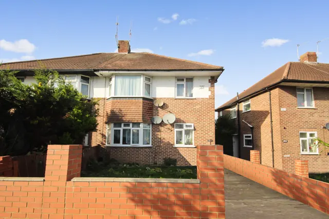 Eastcote Lane, Northolt, UB5, photo 1