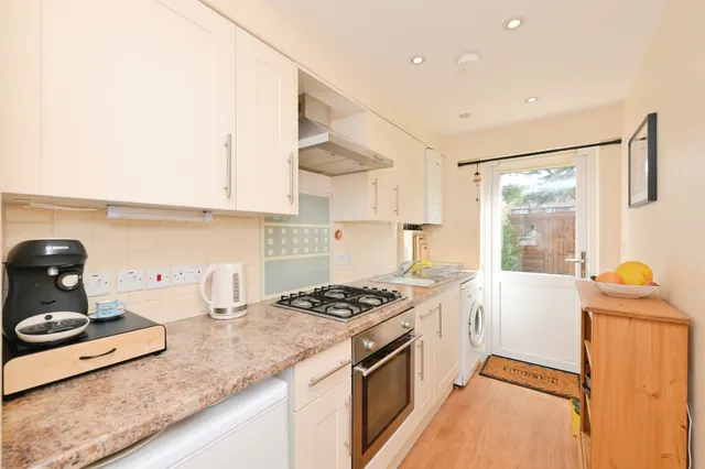 Photo 2 — St. Cuthberts Road, Hoddesdon
