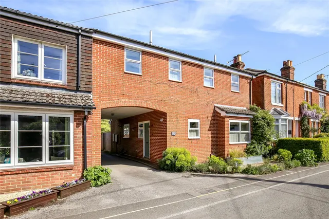 Mill Lane, Romsey, Hampshire, SO51 8EW, photo 1