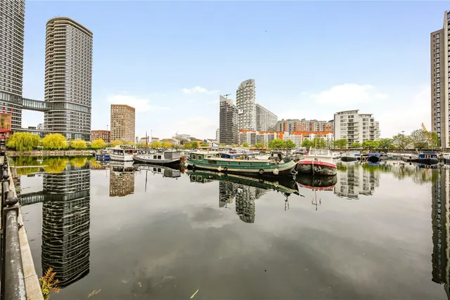 Boardwalk Place, Poplar Dock Marina, E14, photo 2