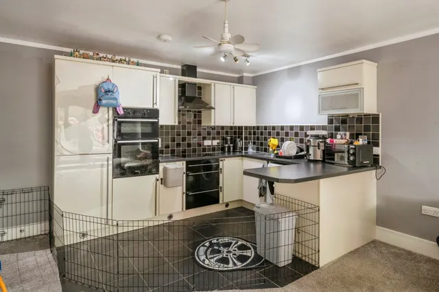 Kilner Court, Denaby Main, DN12, photo 3