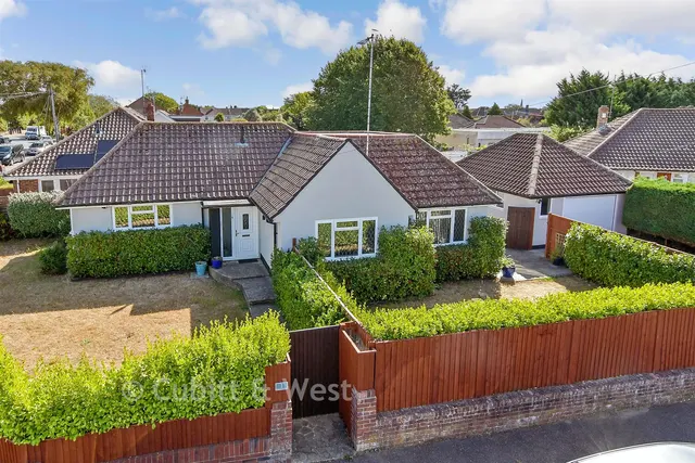 Muirfield Close, Worthing, BN13, photo 1