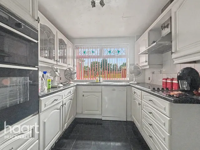 Wings Drive, Nottingham, NG15, photo 3
