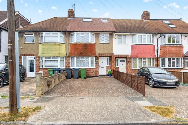 Risborough Drive, Worcester Park, photo 1