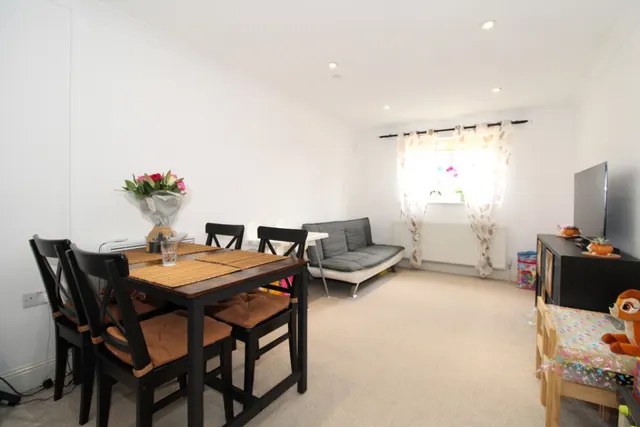 Ashmead Close, Ashford, photo 2