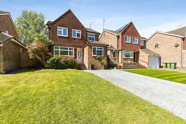 Bens Acre, Horsham, photo 1