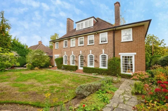 Wolsey Road, Moor Park, HA6, photo 2