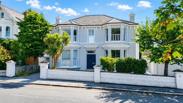 St. Helens Park Road, Hastings, photo 1