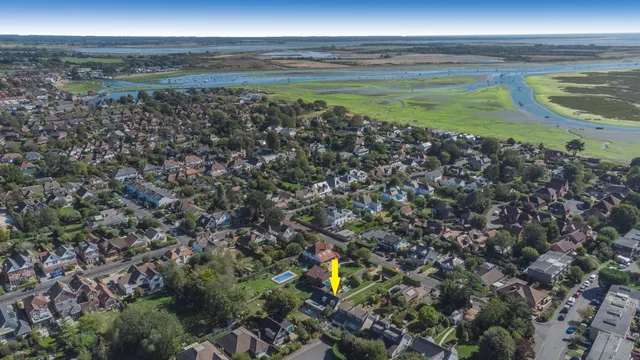 West Road, Emsworth, PO10, photo 2