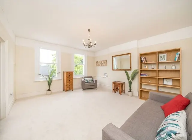 Photo 2 — Effingham Road, Surbiton, KT6