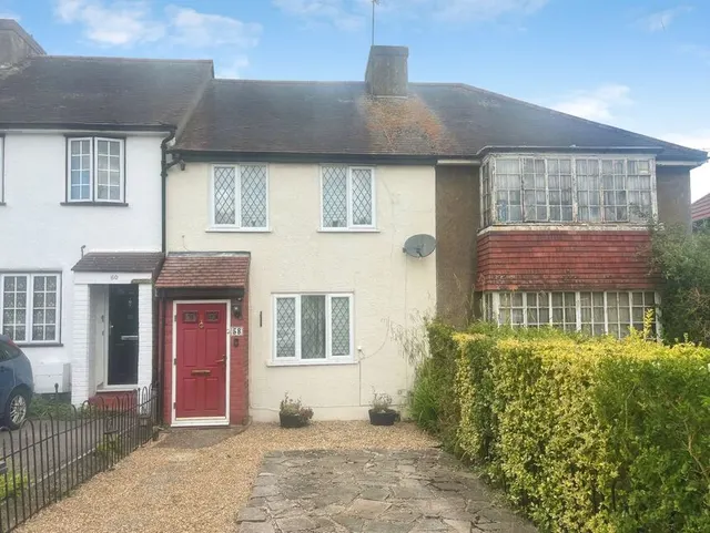 Photo 3 — Ashby Avenue, Chessington, KT9