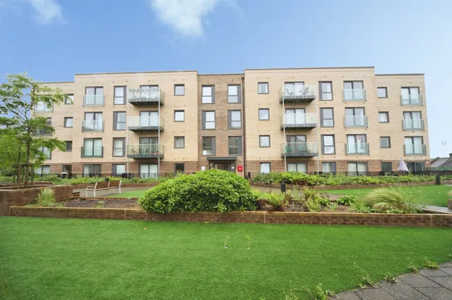 Stirling Drive, Luton, LU2, photo 2