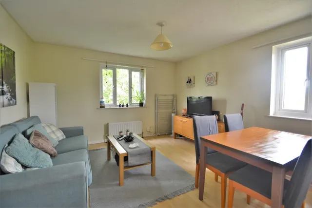 Walton On Thames, KT12, photo 3