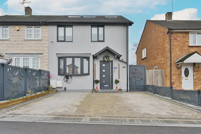 18 Pentland Road, Bushey, photo 1