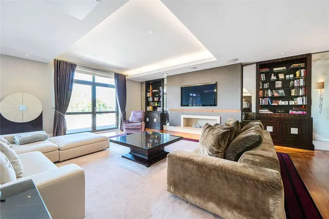 Photo 3 — The Bishops Avenue, London, N2 0BA