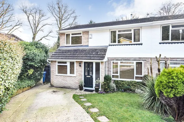 Randell Close, Blackwater, Camberley, GU17 9HF, photo 1