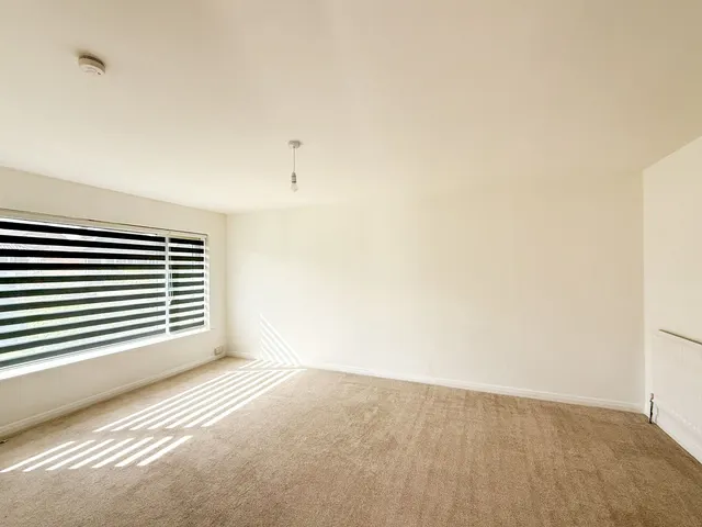 Marten Grove, Netherton, photo 3