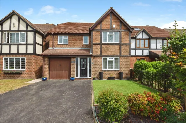 Fleming Road, GRAYS, Essex, RM16, photo 1