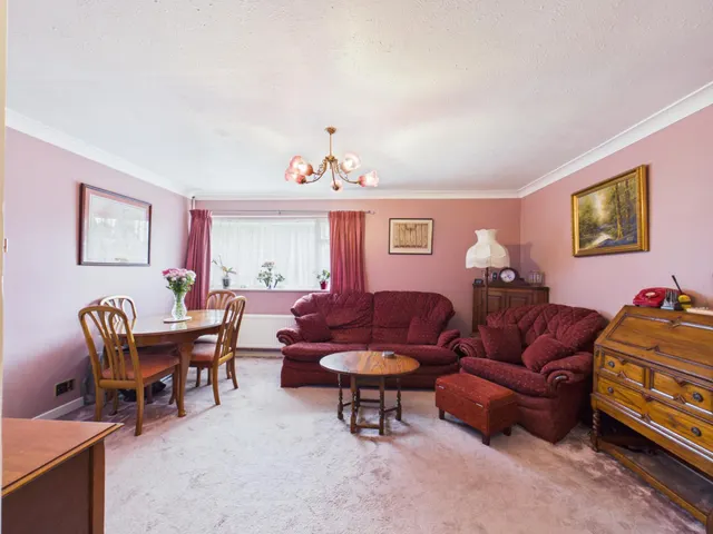 Photo 3 — Rowan Road, Tadley, RG26
